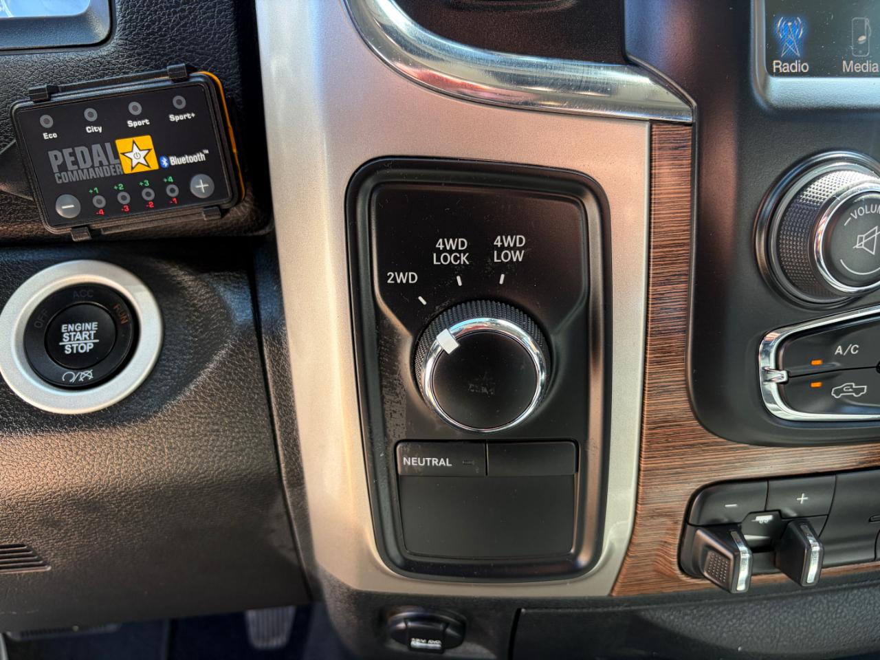 RAM 2500 Laramie 4x4 Crew Cab 6'4" Box 2017