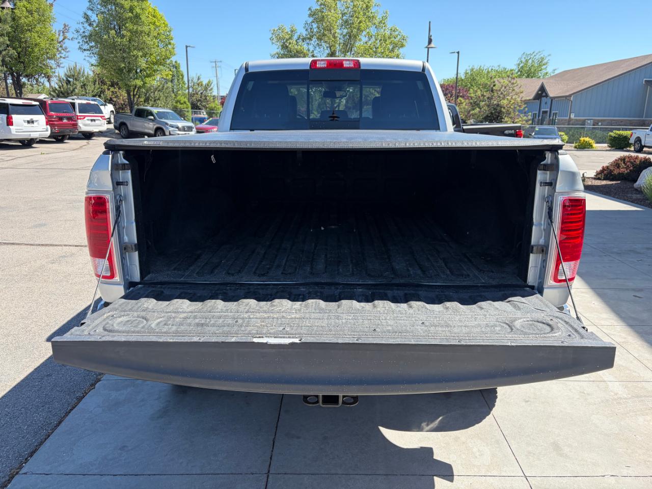 RAM 2500 Laramie 4x4 Crew Cab 6'4" Box 2017