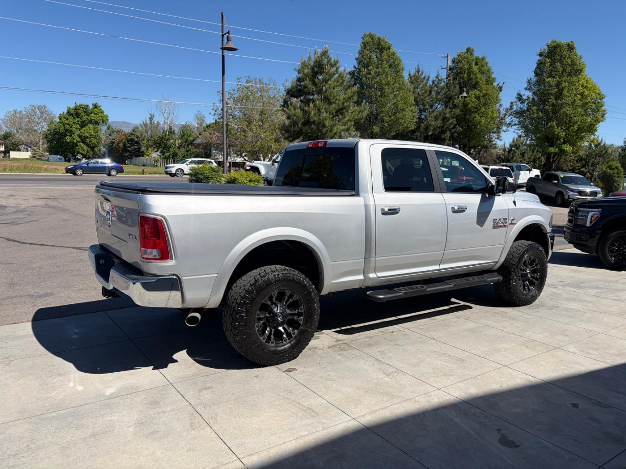 RAM 2500 Laramie 4x4 Crew Cab 6'4" Box 2017