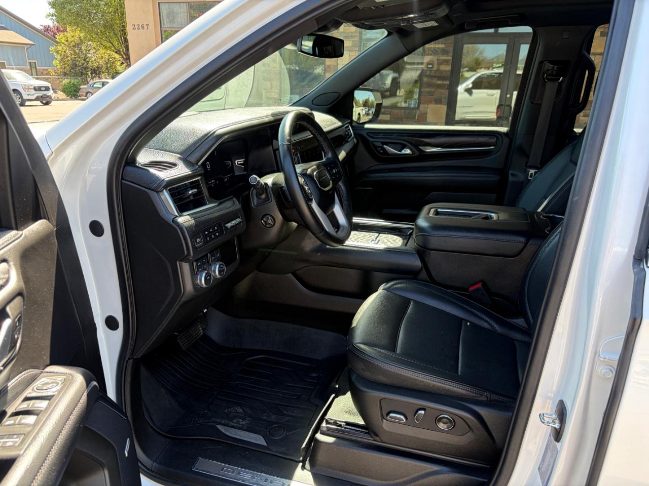 GMC Yukon 4WD 4dr Denali 2023
