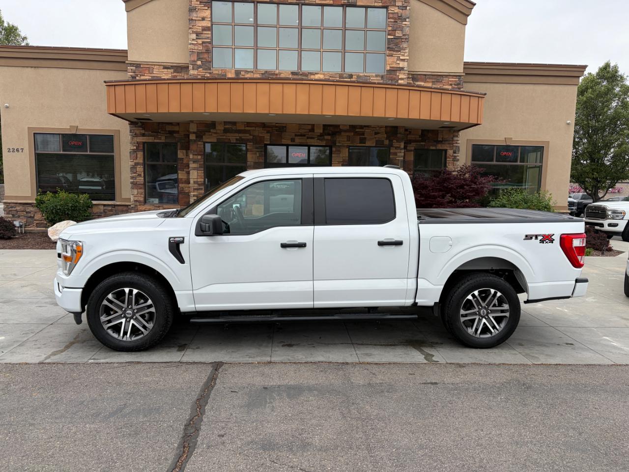 Ford F-150 XL 4WD SuperCrew 5.5' Box 2022
