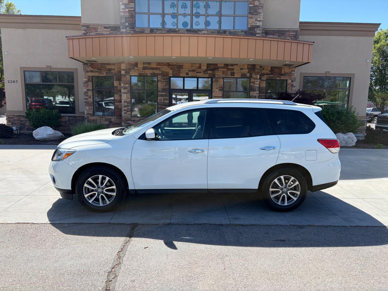 Nissan Pathfinder 2WD 4dr S 2016