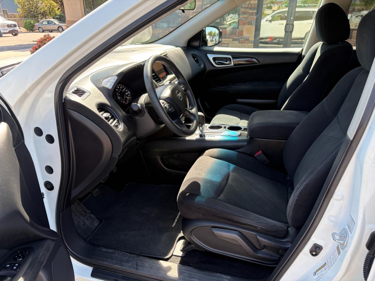 Nissan Pathfinder 2WD 4dr S 2016