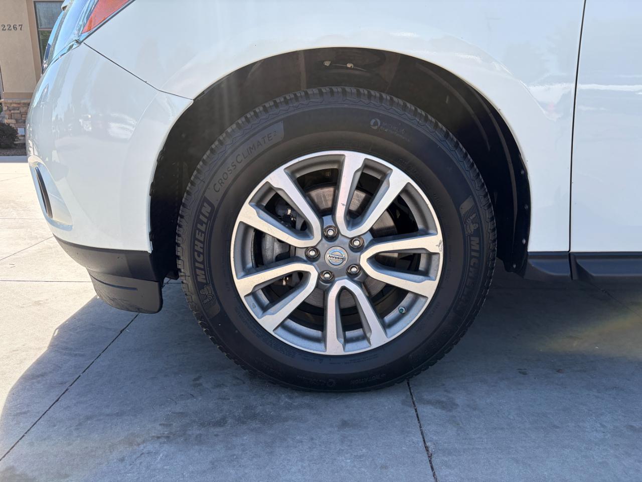 Nissan Pathfinder 2WD 4dr S 2016