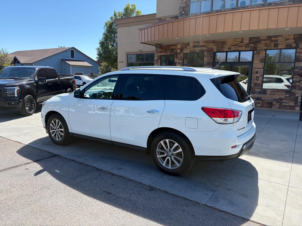Nissan Pathfinder 2WD 4dr S 2016