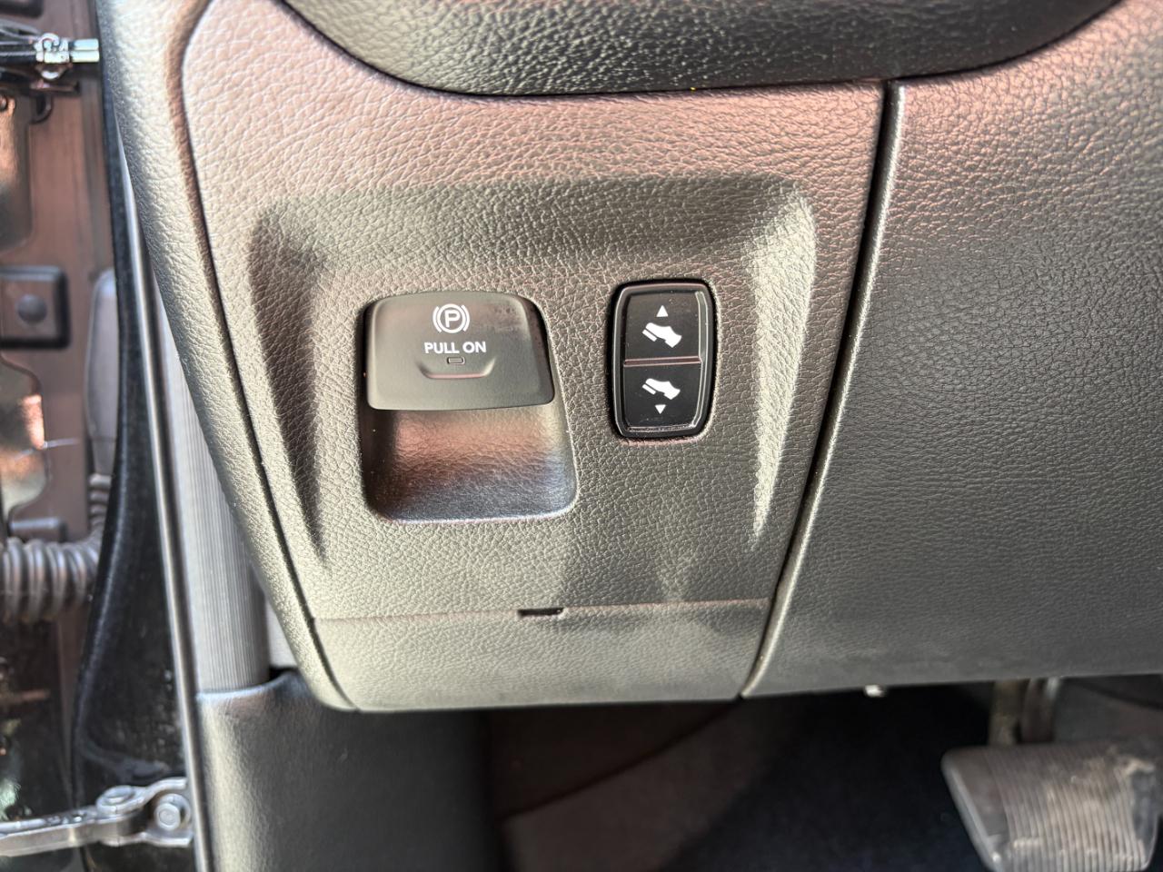 RAM 1500 Big Horn/Lone Star 4x4 Crew Cab 5'7" Box 2019