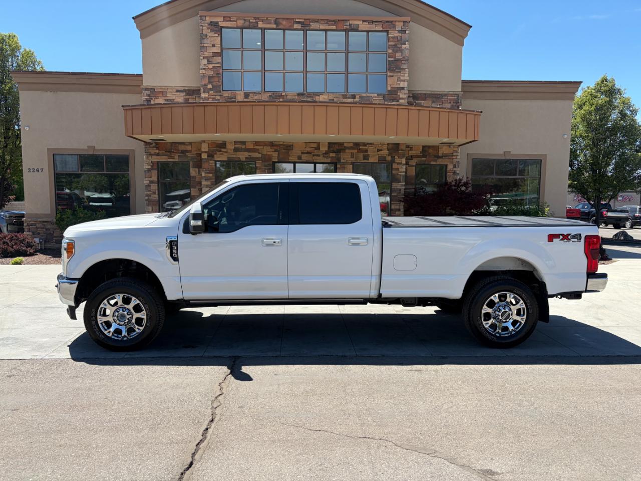 Ford Super Duty F-350 SRW Lariat 4WD Crew Cab 8' Box 2019