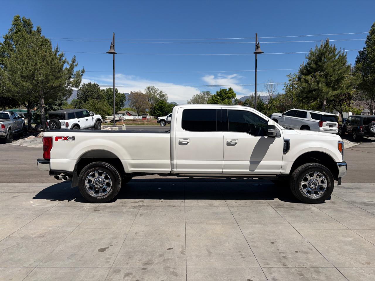 Ford Super Duty F-350 SRW Lariat 4WD Crew Cab 8' Box 2019