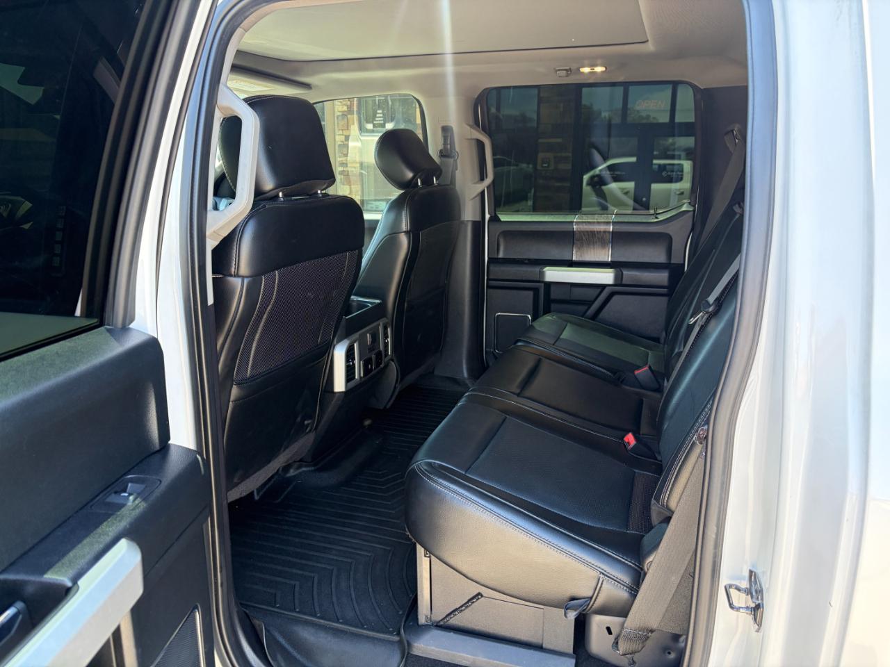 Ford Super Duty F-350 SRW Lariat 4WD Crew Cab 8' Box 2019