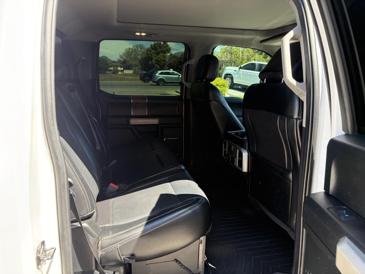 Ford Super Duty F-350 SRW Lariat 4WD Crew Cab 8' Box 2019