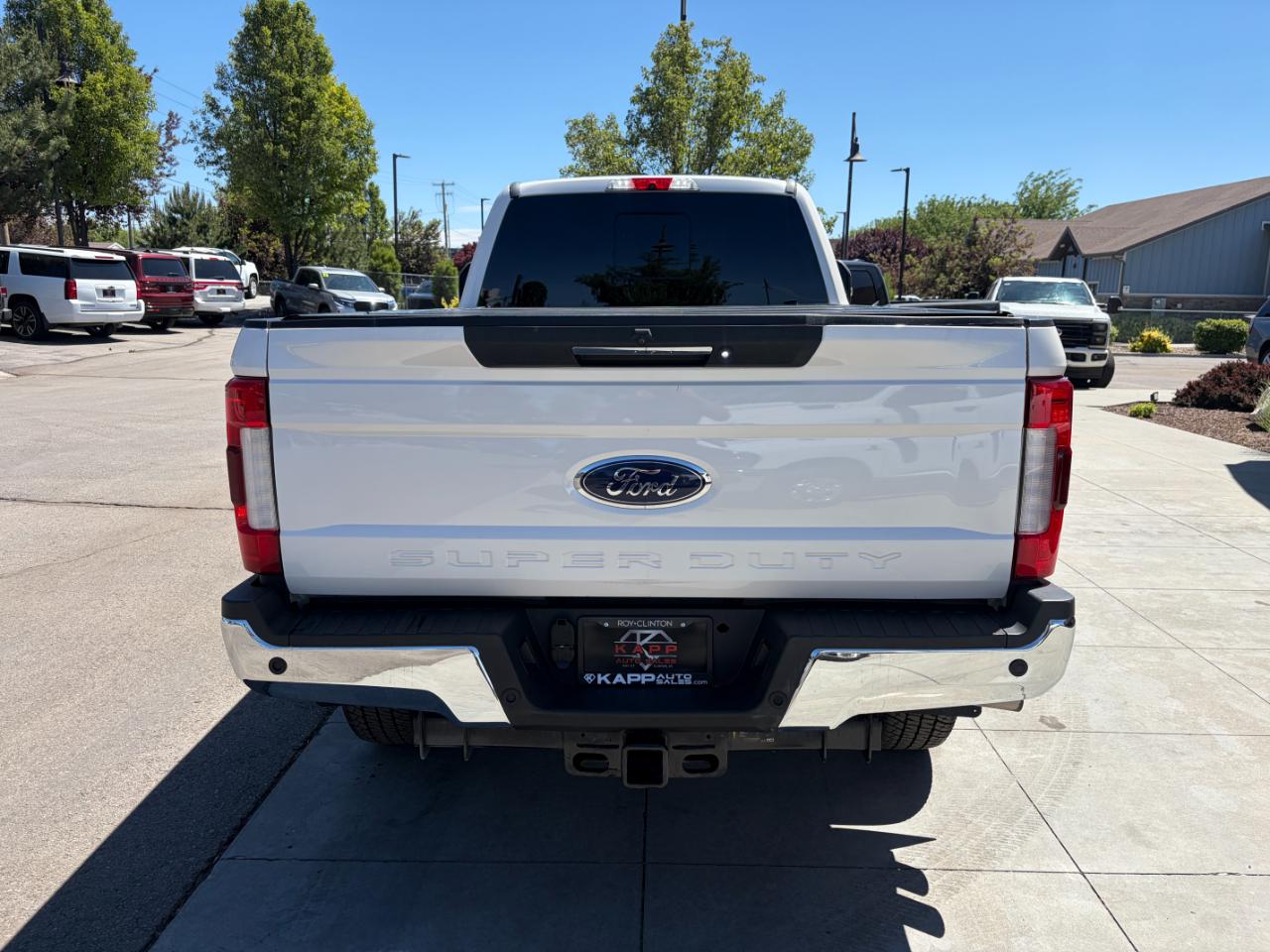 Ford Super Duty F-350 SRW Lariat 4WD Crew Cab 8' Box 2019
