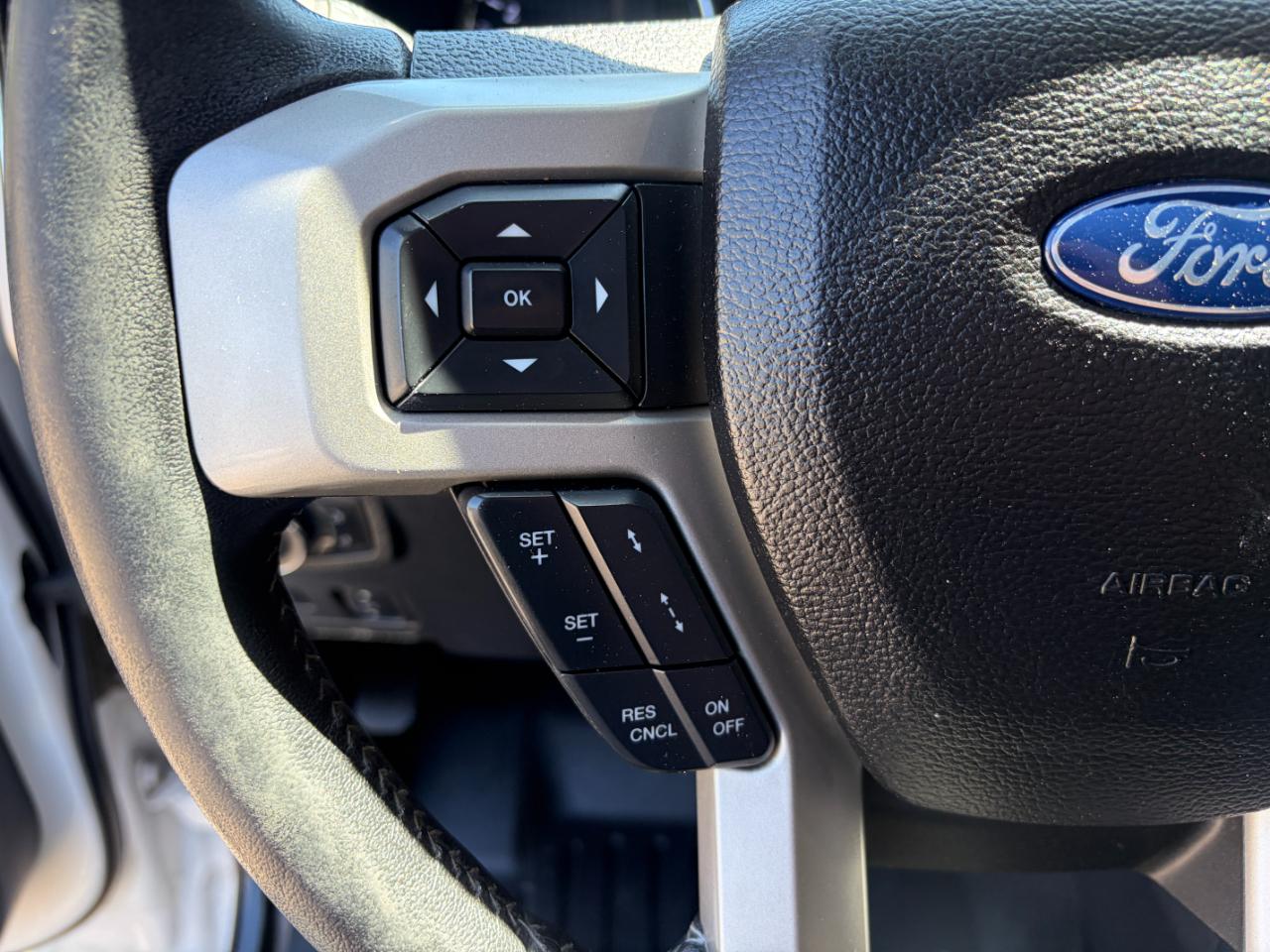 Ford Super Duty F-350 SRW Lariat 4WD Crew Cab 8' Box 2019