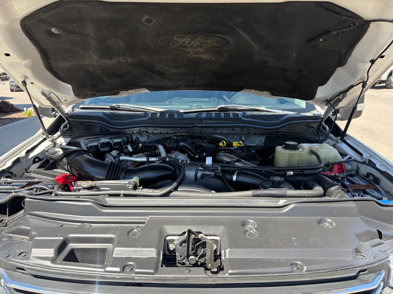 Ford Super Duty F-350 SRW Lariat 4WD Crew Cab 8' Box 2019