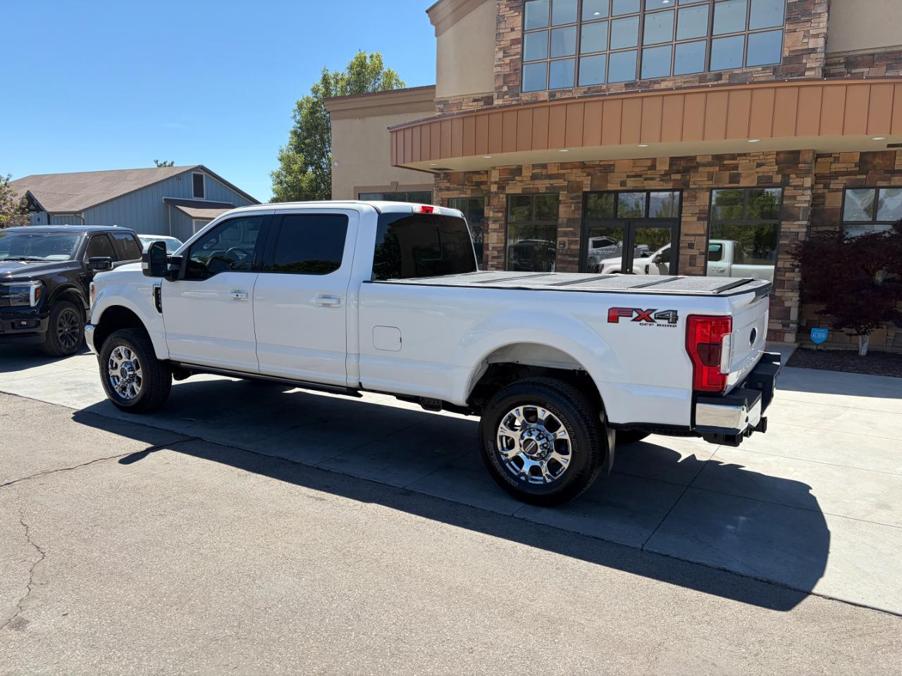 Ford Super Duty F-350 SRW Lariat 4WD Crew Cab 8' Box 2019
