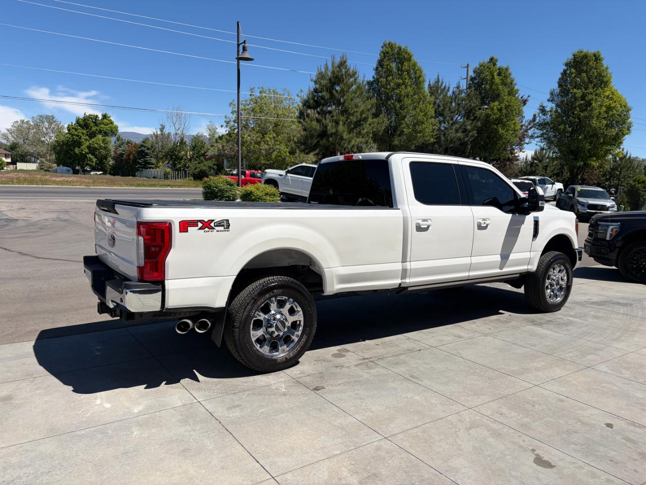 Ford Super Duty F-350 SRW Lariat 4WD Crew Cab 8' Box 2019