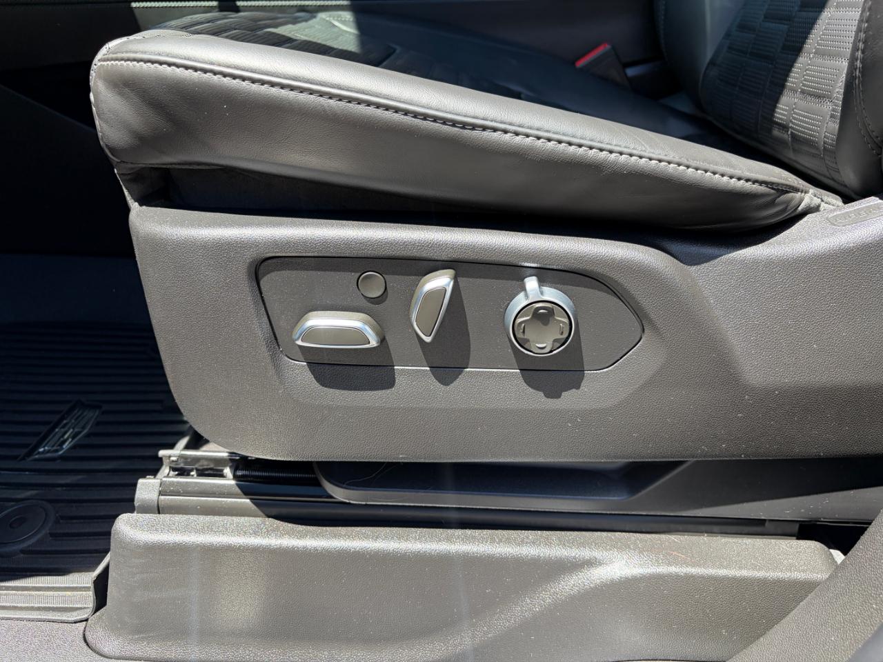 Cadillac Escalade 4WD 4dr Sport Platinum 2025