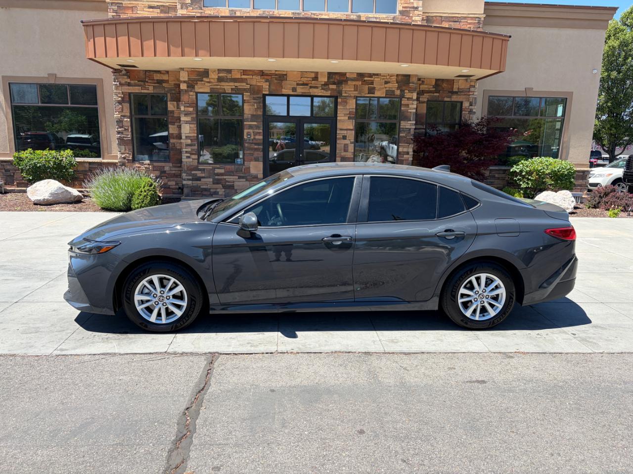 Toyota Camry LE AWD (Natl) 2025