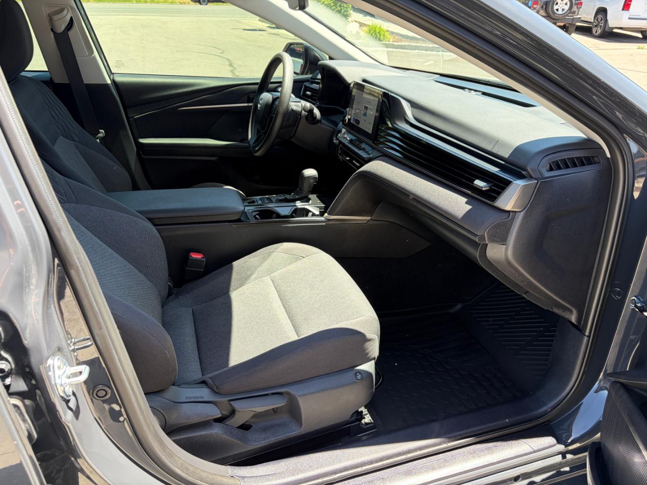 Toyota Camry LE AWD (Natl) 2025