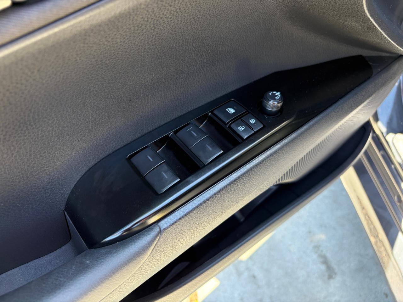 Toyota Camry LE AWD (Natl) 2025