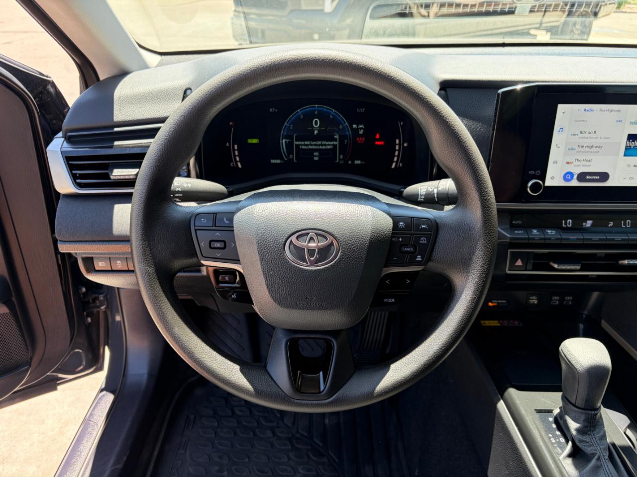 Toyota Camry LE AWD (Natl) 2025