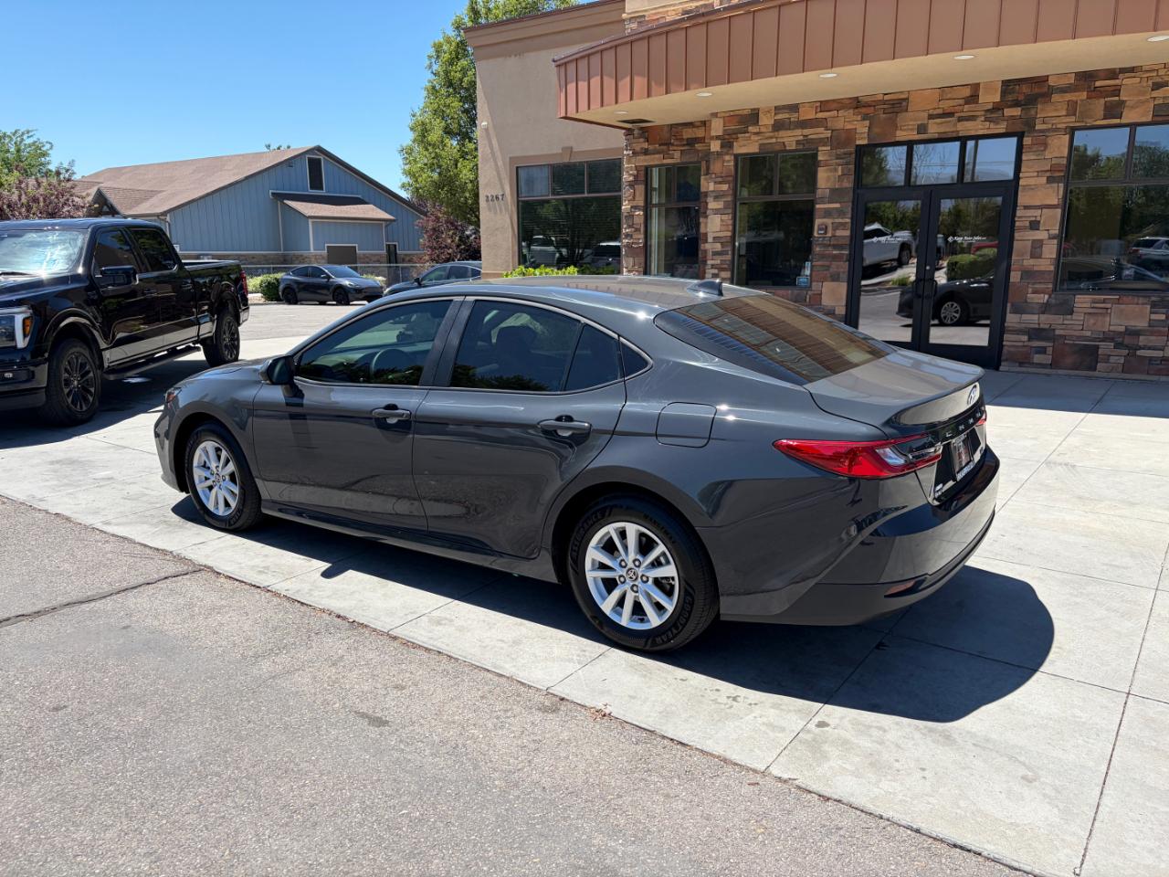 Toyota Camry LE AWD (Natl) 2025