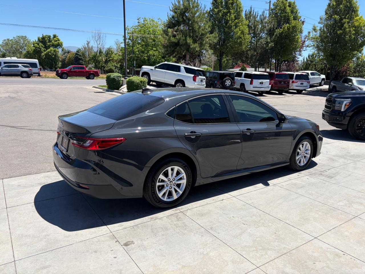 Toyota Camry LE AWD (Natl) 2025