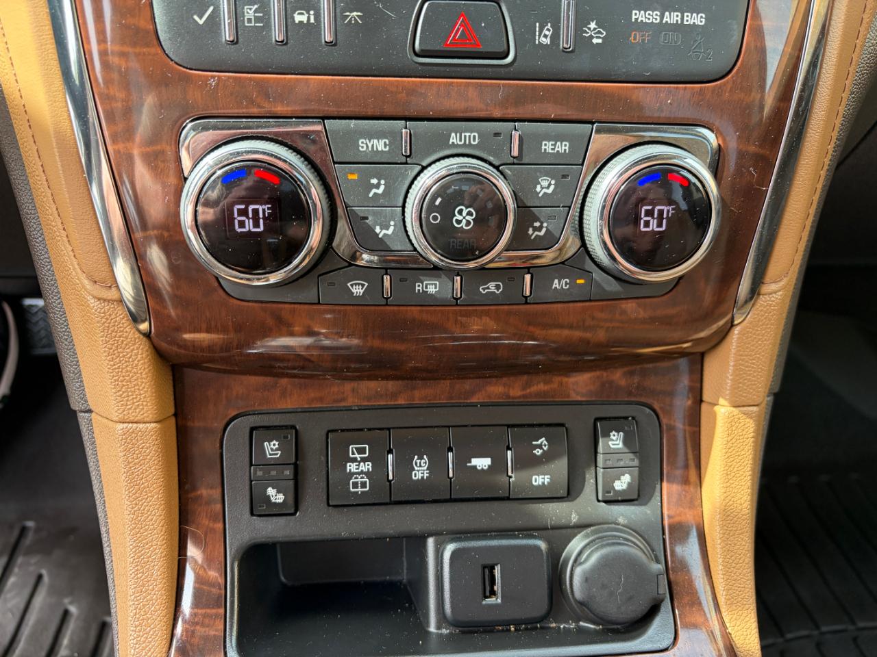 Buick Enclave AWD 4dr Premium 2017