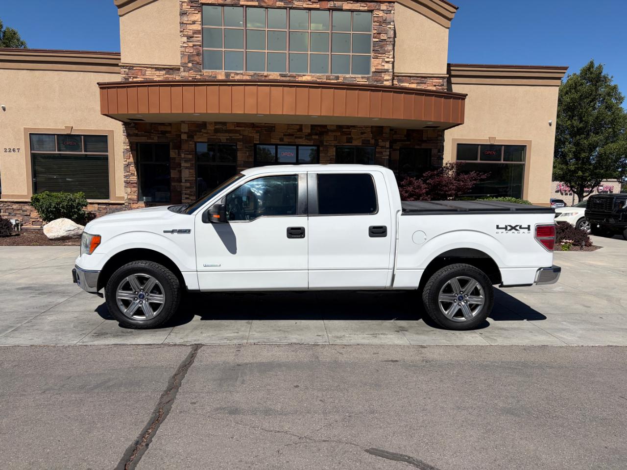 Ford F-150 4WD SuperCrew 145" XLT 2014