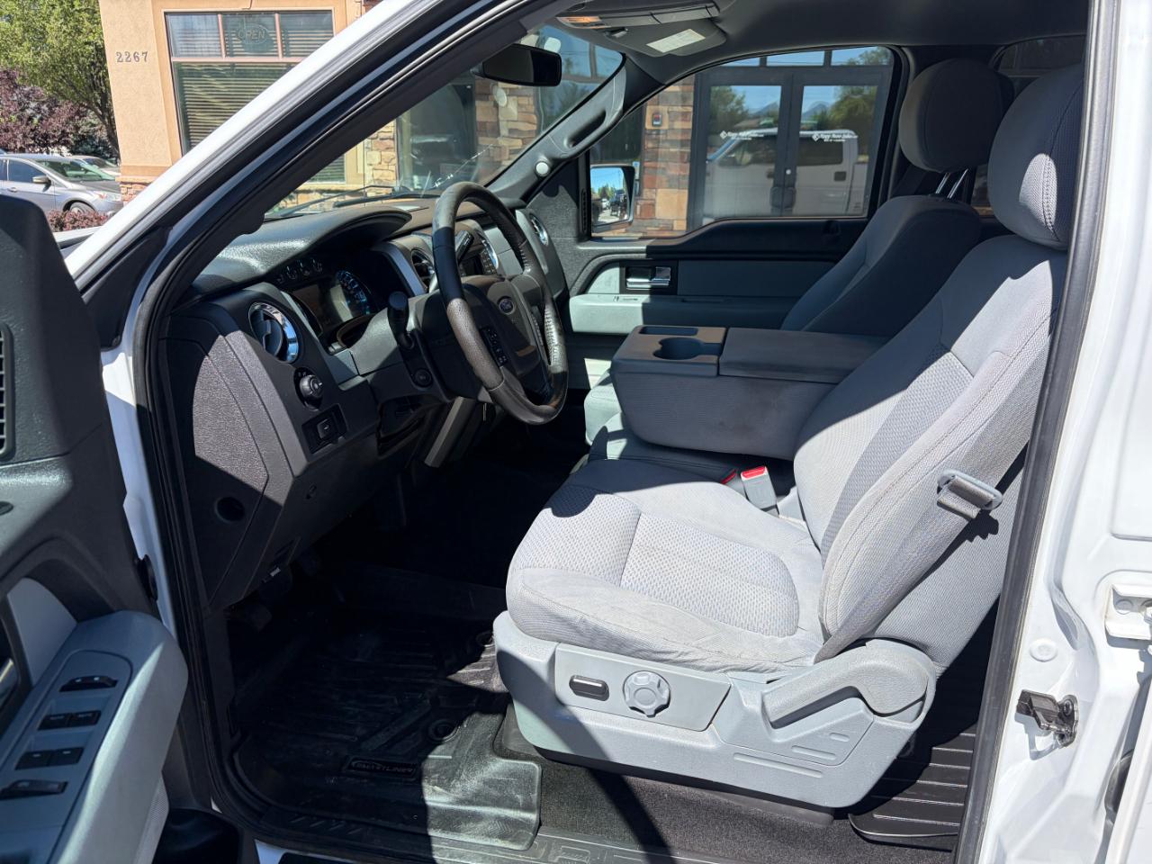 Ford F-150 4WD SuperCrew 145" XLT 2014