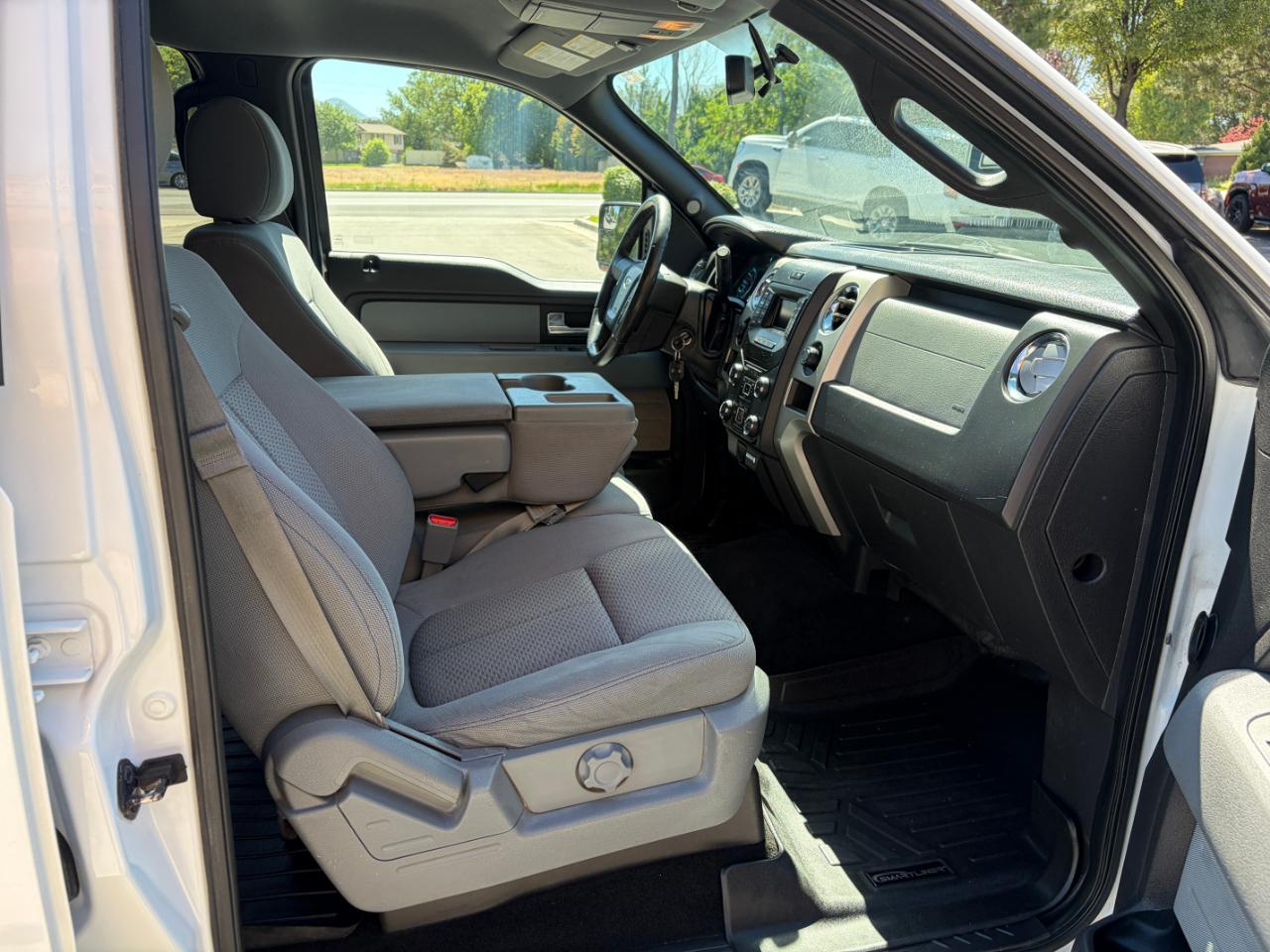 Ford F-150 4WD SuperCrew 145" XLT 2014
