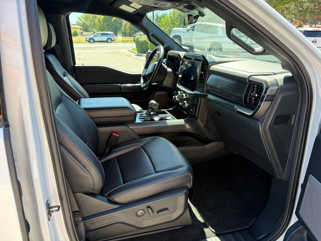 Ford F-150 Lariat 4WD SuperCrew 5.5' Box 2025