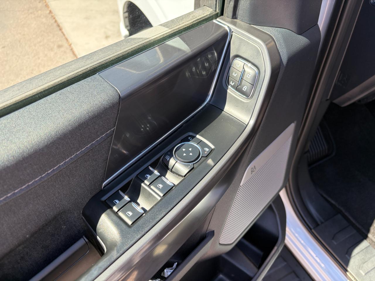 Ford F-150 Lariat 4WD SuperCrew 5.5' Box 2025