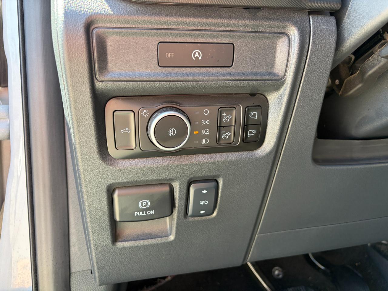 Ford F-150 Lariat 4WD SuperCrew 5.5' Box 2025