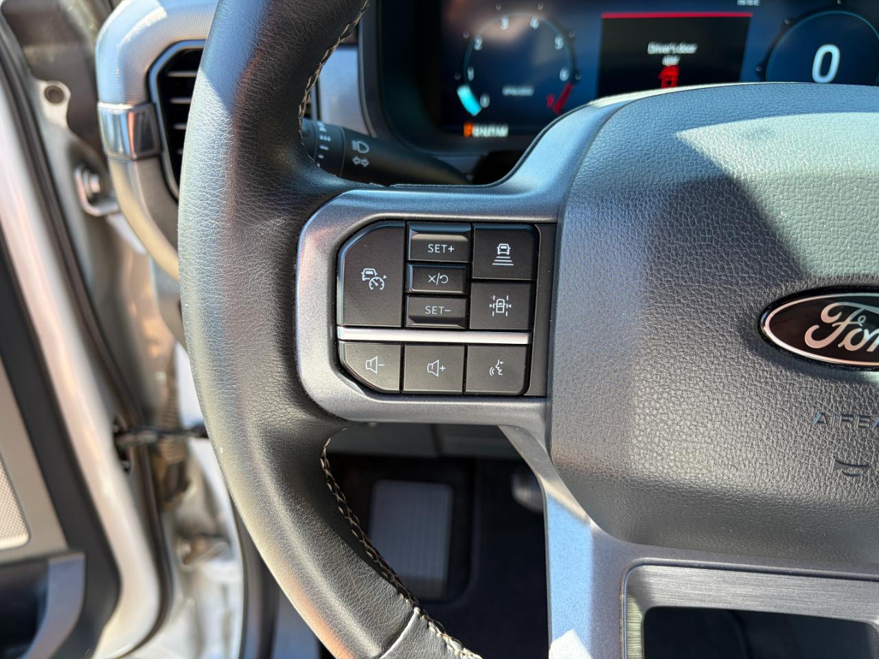 Ford F-150 Lariat 4WD SuperCrew 5.5' Box 2025