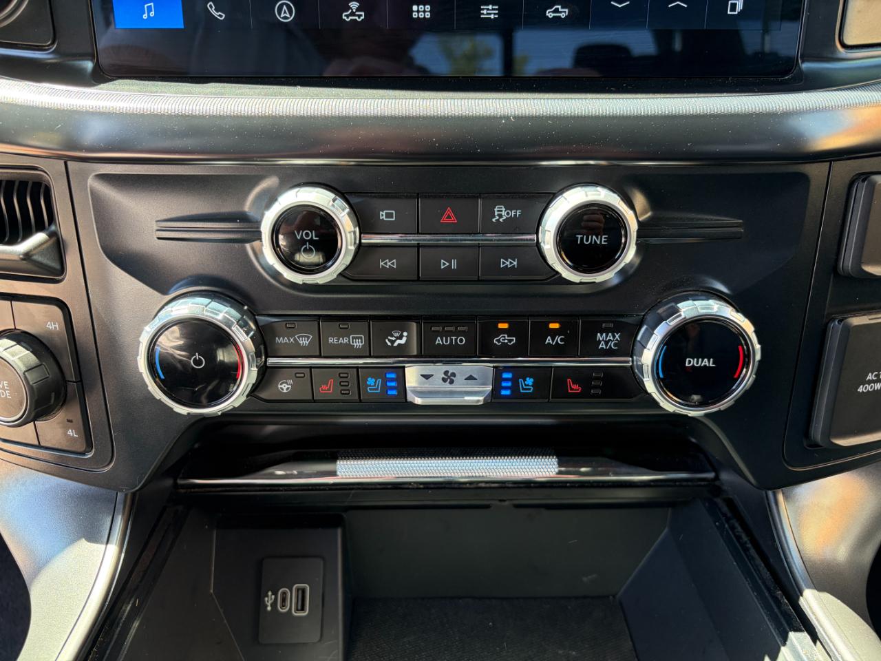 Ford F-150 Lariat 4WD SuperCrew 5.5' Box 2025