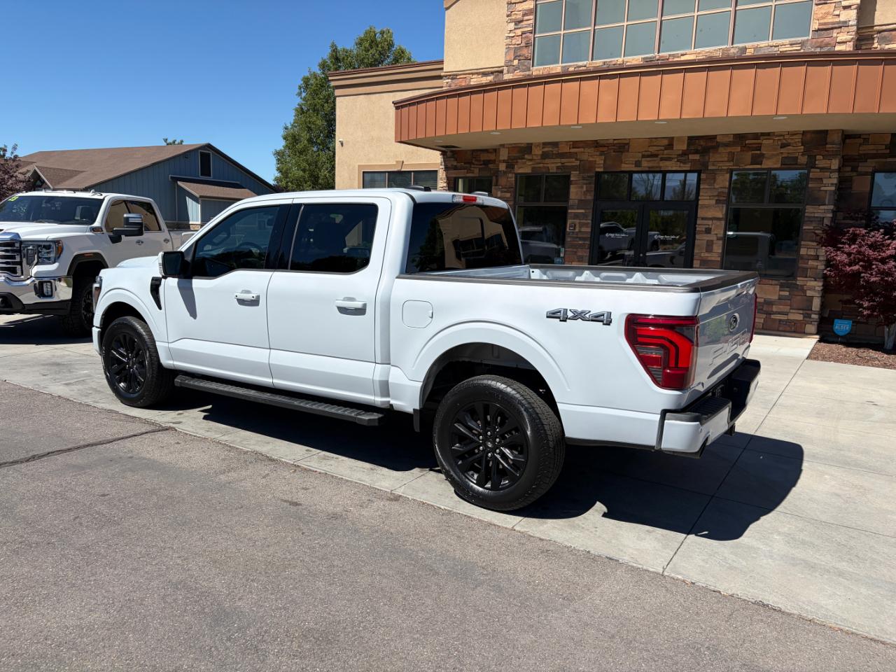 Ford F-150 Lariat 4WD SuperCrew 5.5' Box 2025