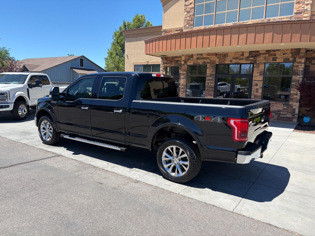 Ford F-150 4WD SuperCrew 157" Lariat 2016