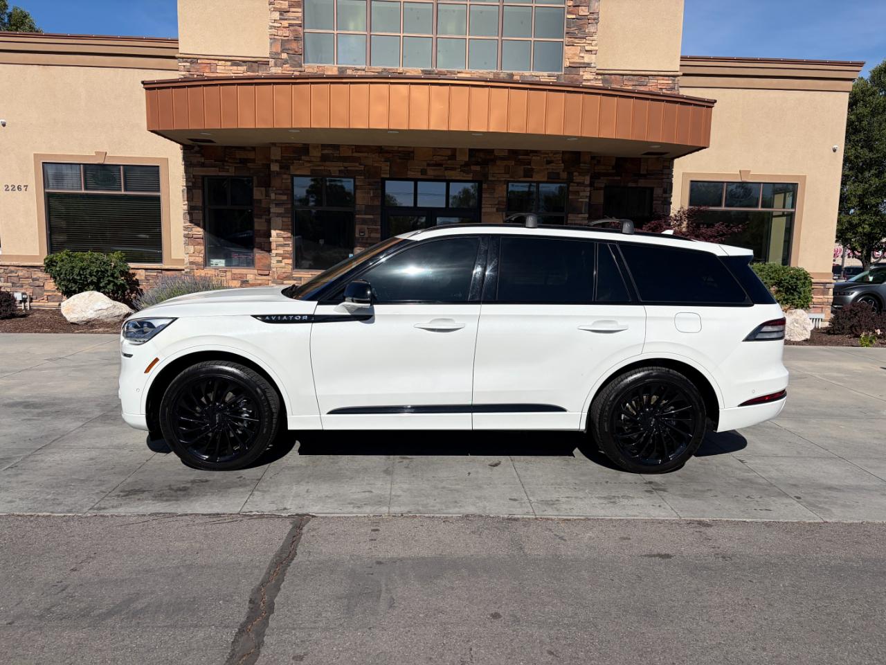 Lincoln Aviator Reserve AWD 2023