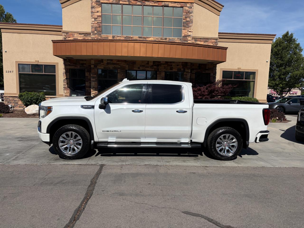 GMC Sierra 1500 4WD Crew Cab 147" Denali 2021