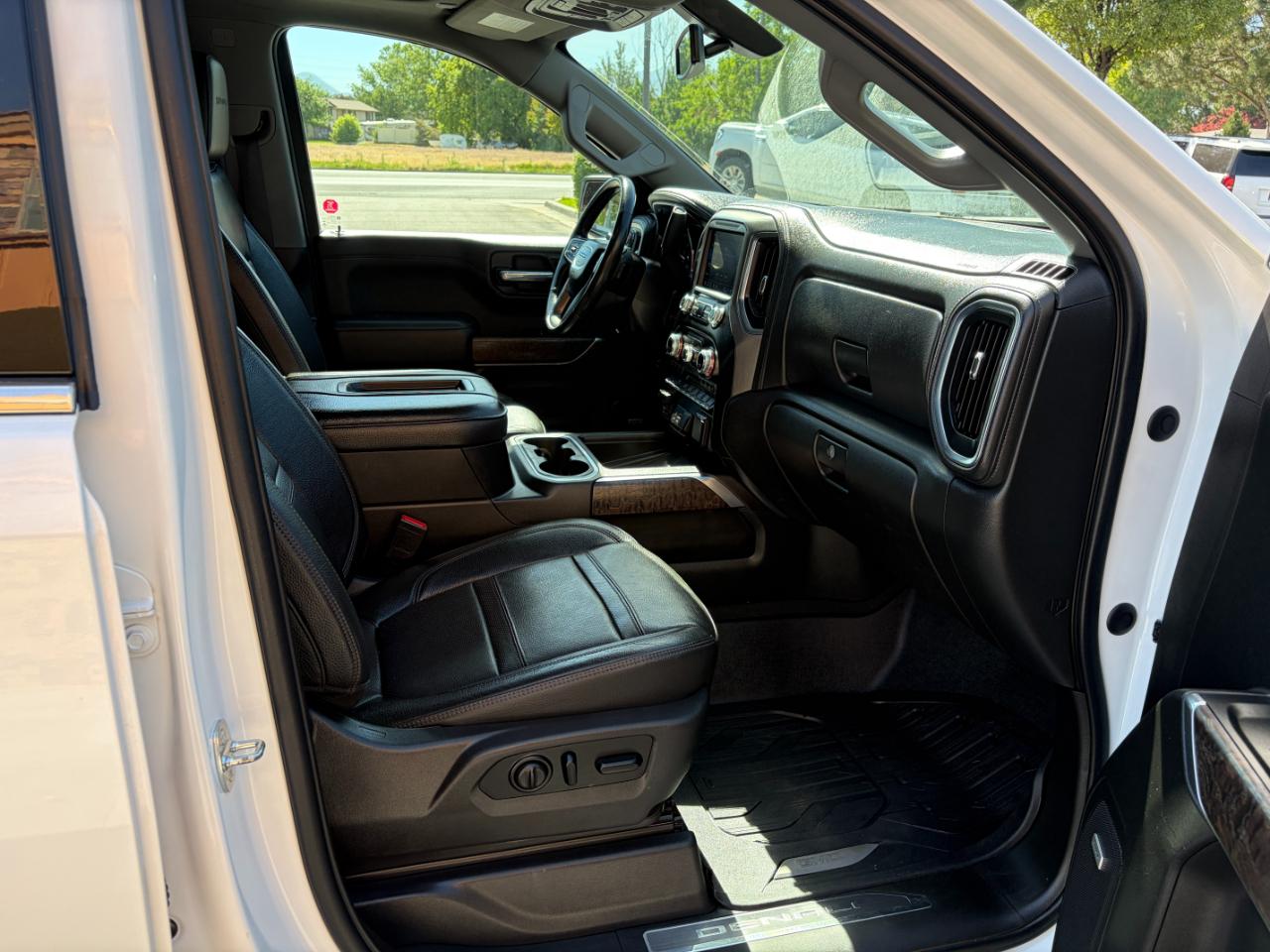 GMC Sierra 1500 4WD Crew Cab 147" Denali 2021