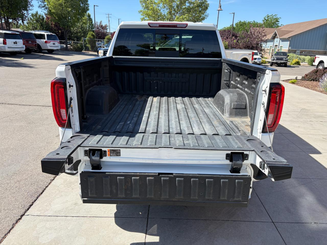 GMC Sierra 1500 4WD Crew Cab 147" Denali 2021