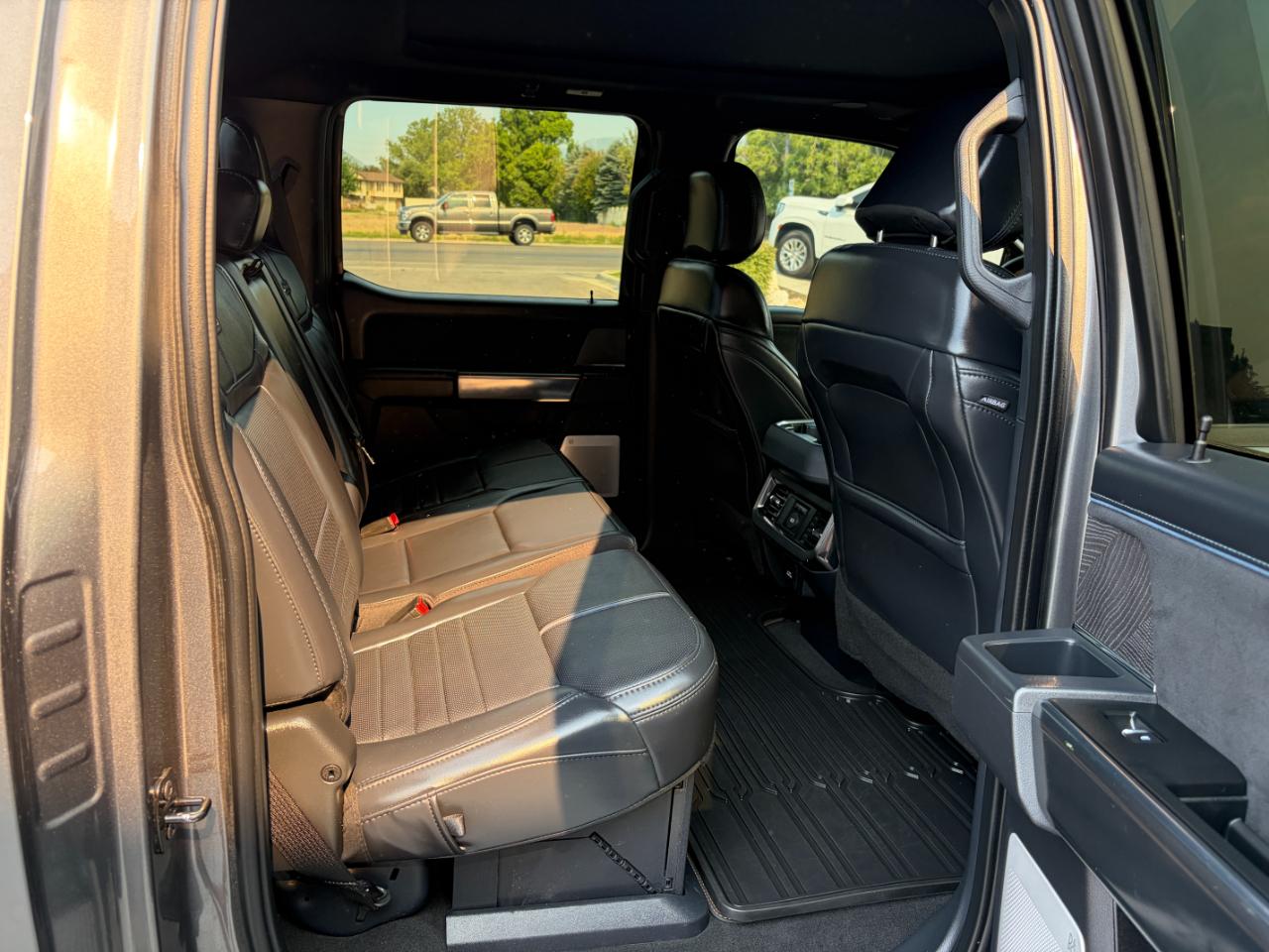 Ford Super Duty F-350 SRW Platinum 4WD Crew Cab 8' Box 2025