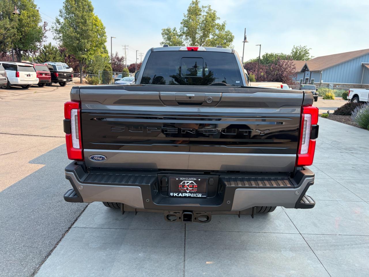 Ford Super Duty F-350 SRW Platinum 4WD Crew Cab 8' Box 2025