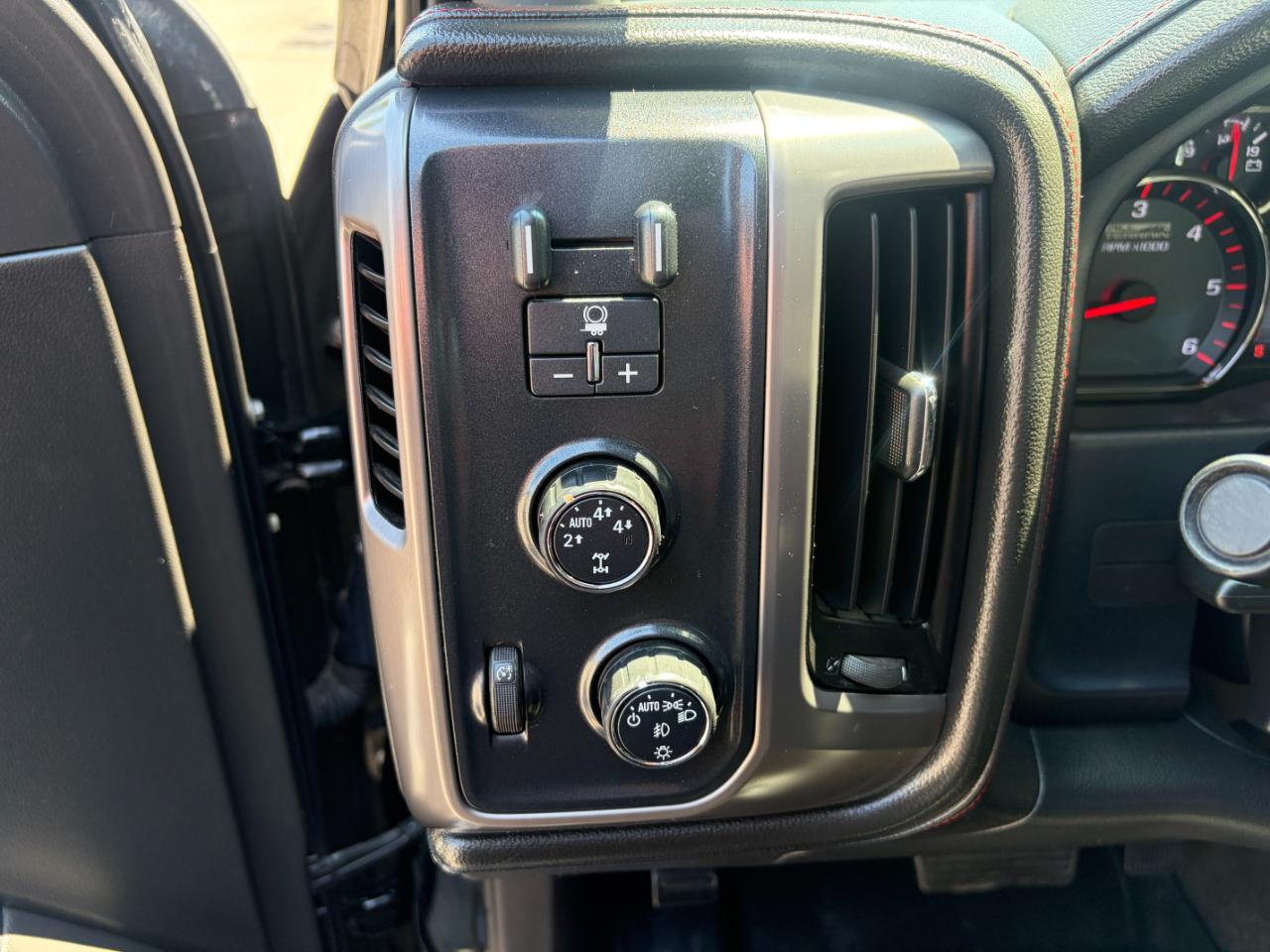 GMC Sierra 1500 4WD Crew Cab 153.0" SLT 2015