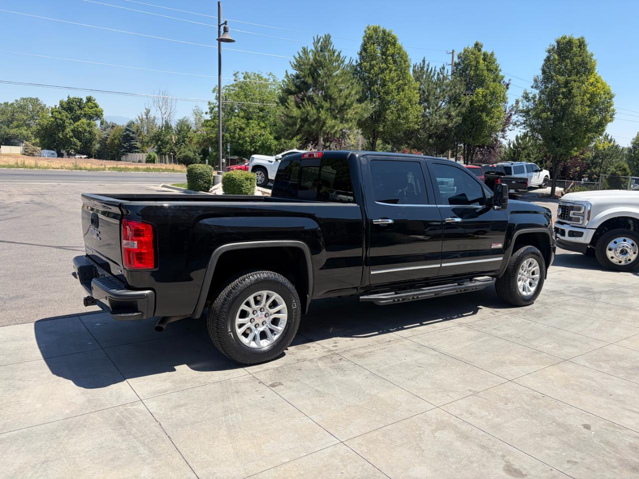 GMC Sierra 1500 4WD Crew Cab 153.0" SLT 2015