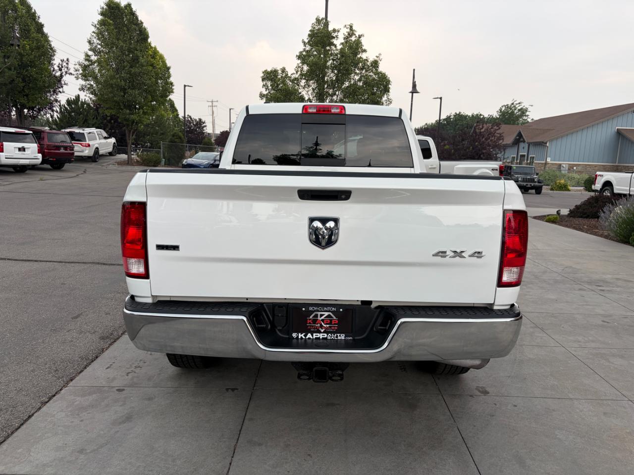 RAM 1500 4WD Quad Cab 140.5" SLT 2017