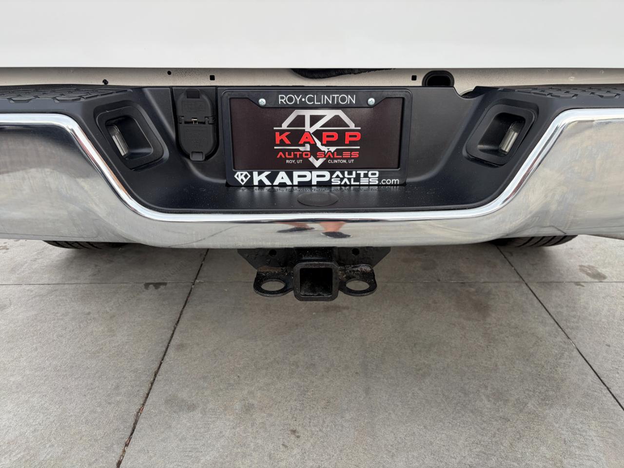 RAM 1500 4WD Quad Cab 140.5" SLT 2017