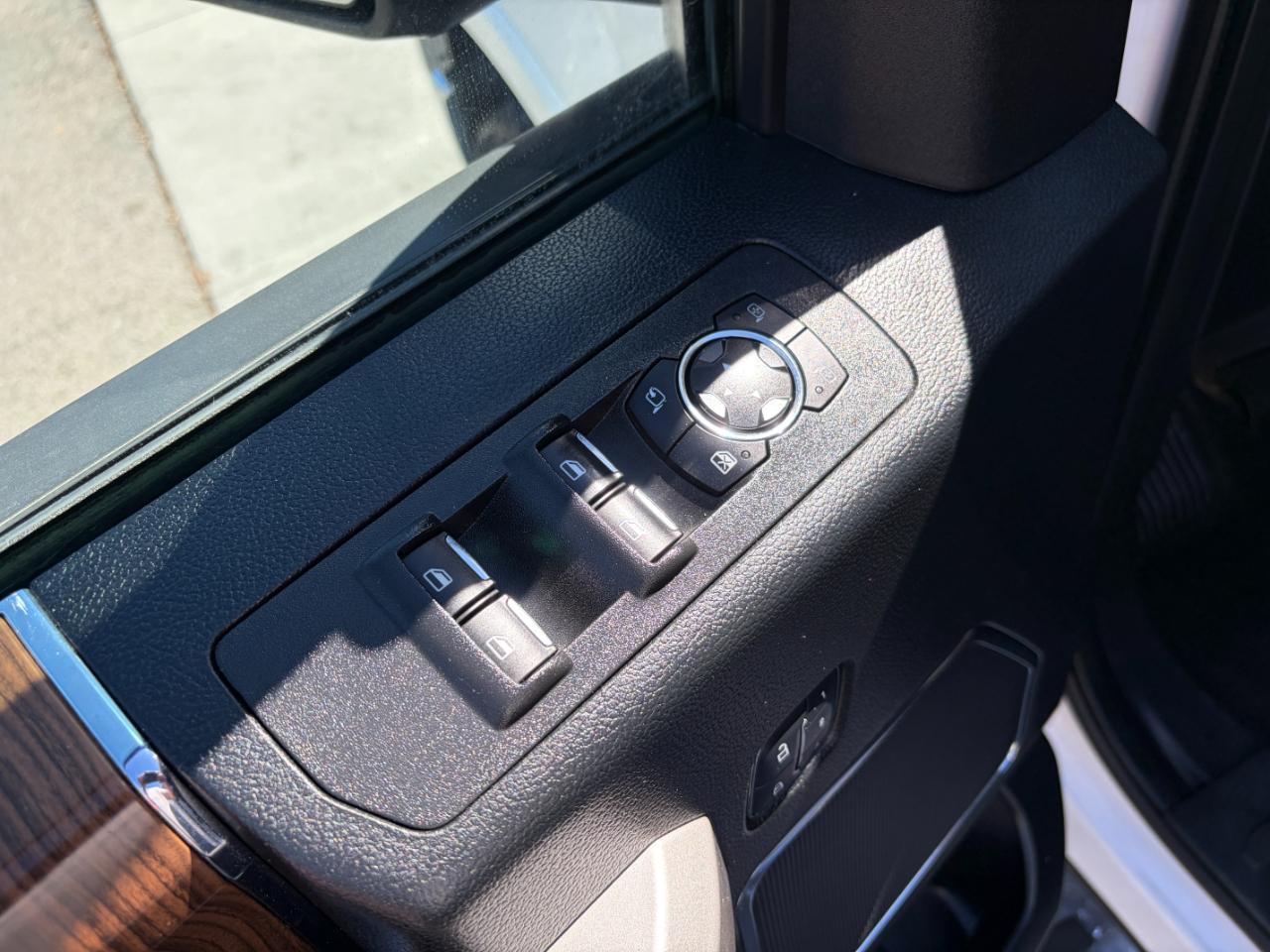 Ford F-150 Lariat 4WD SuperCrew 5.5' Box 2017
