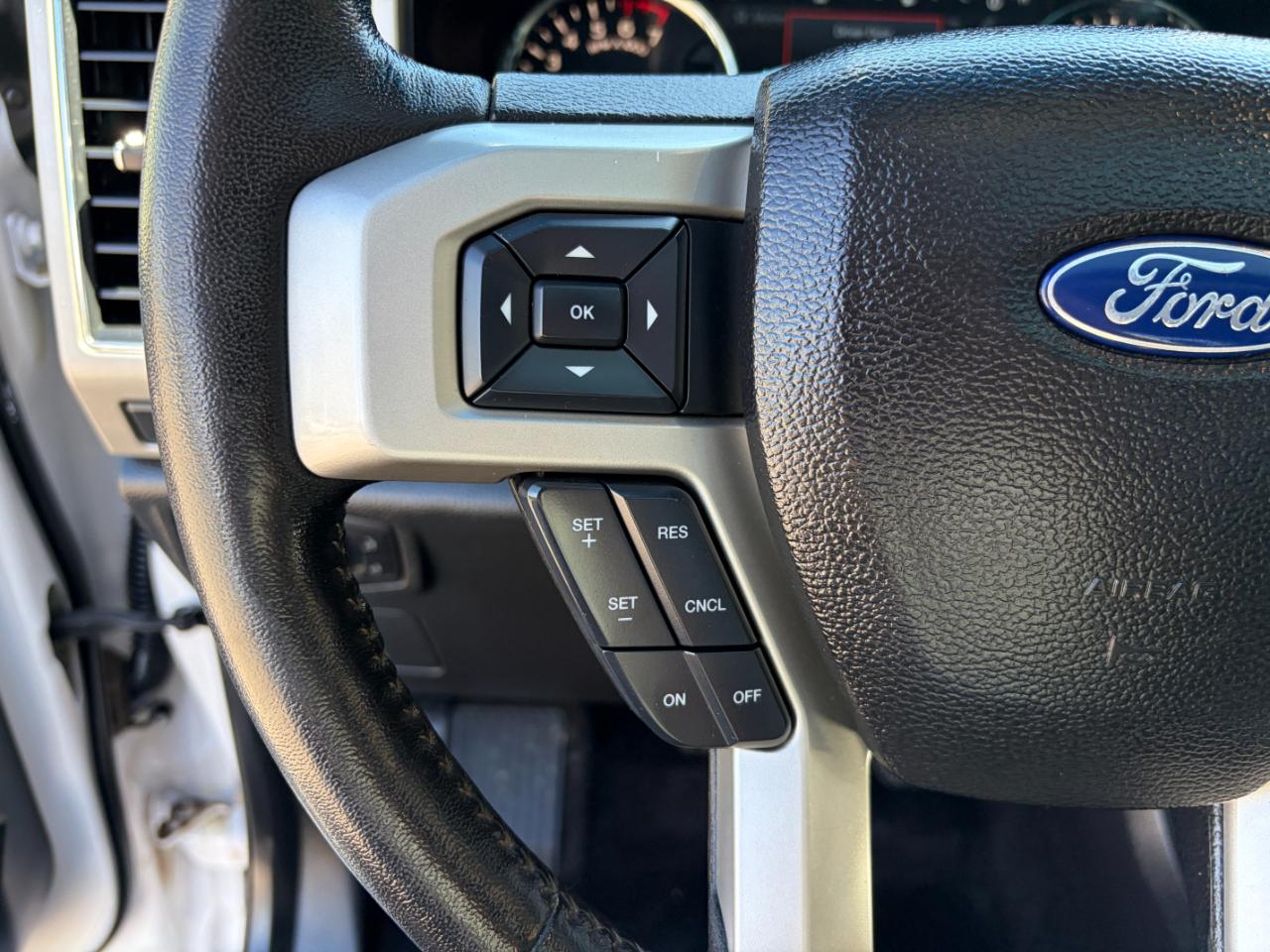 Ford F-150 Lariat 4WD SuperCrew 5.5' Box 2017