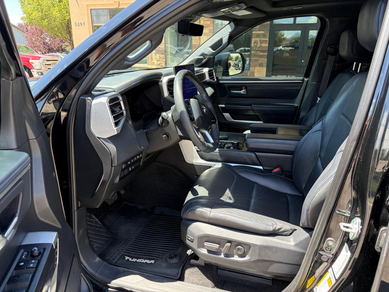 Toyota Tundra 4WD Platinum CrewMax 5.5' Bed (Natl) 2023